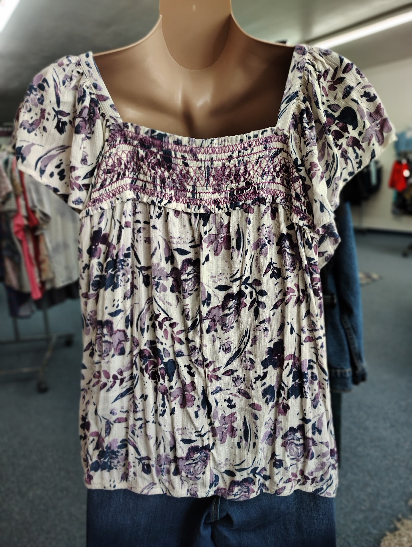 Maurices white purple floral flutter sleeve top size 3x