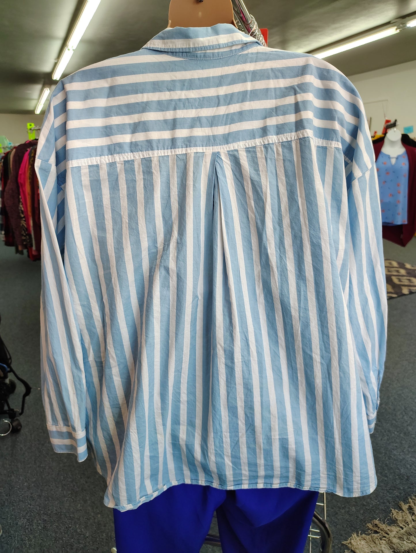 Old Navy boyfriend shirt size 4x blue stripes button front