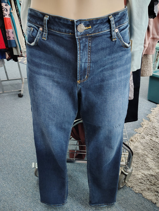 Silver Jeans Avery straight leg style size 18 31" length