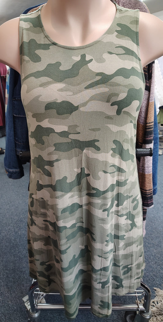 Old Navy sleeveless knit camo dress size XL