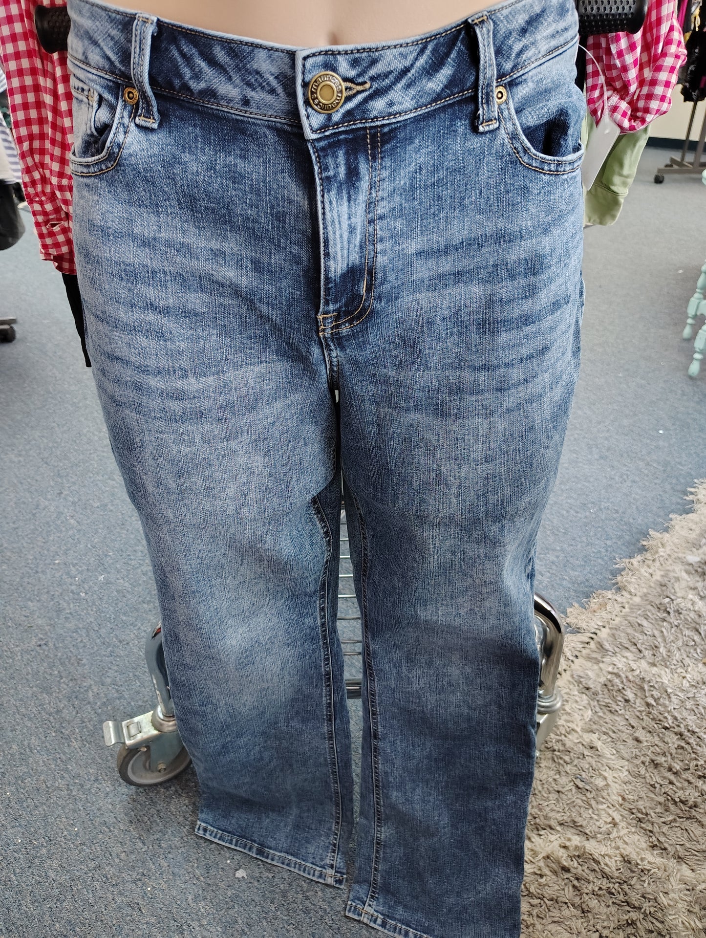 Maurices high rise curvy size 16 jeans stretchy bootcut