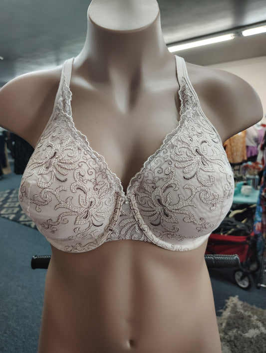 Playtex lace underwire bra size 38DD