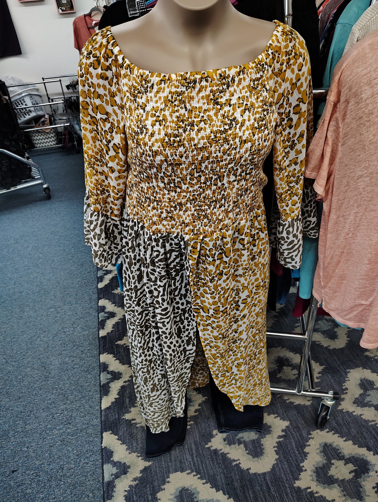 Cato tunic top with open front animal print size 18/20 2x