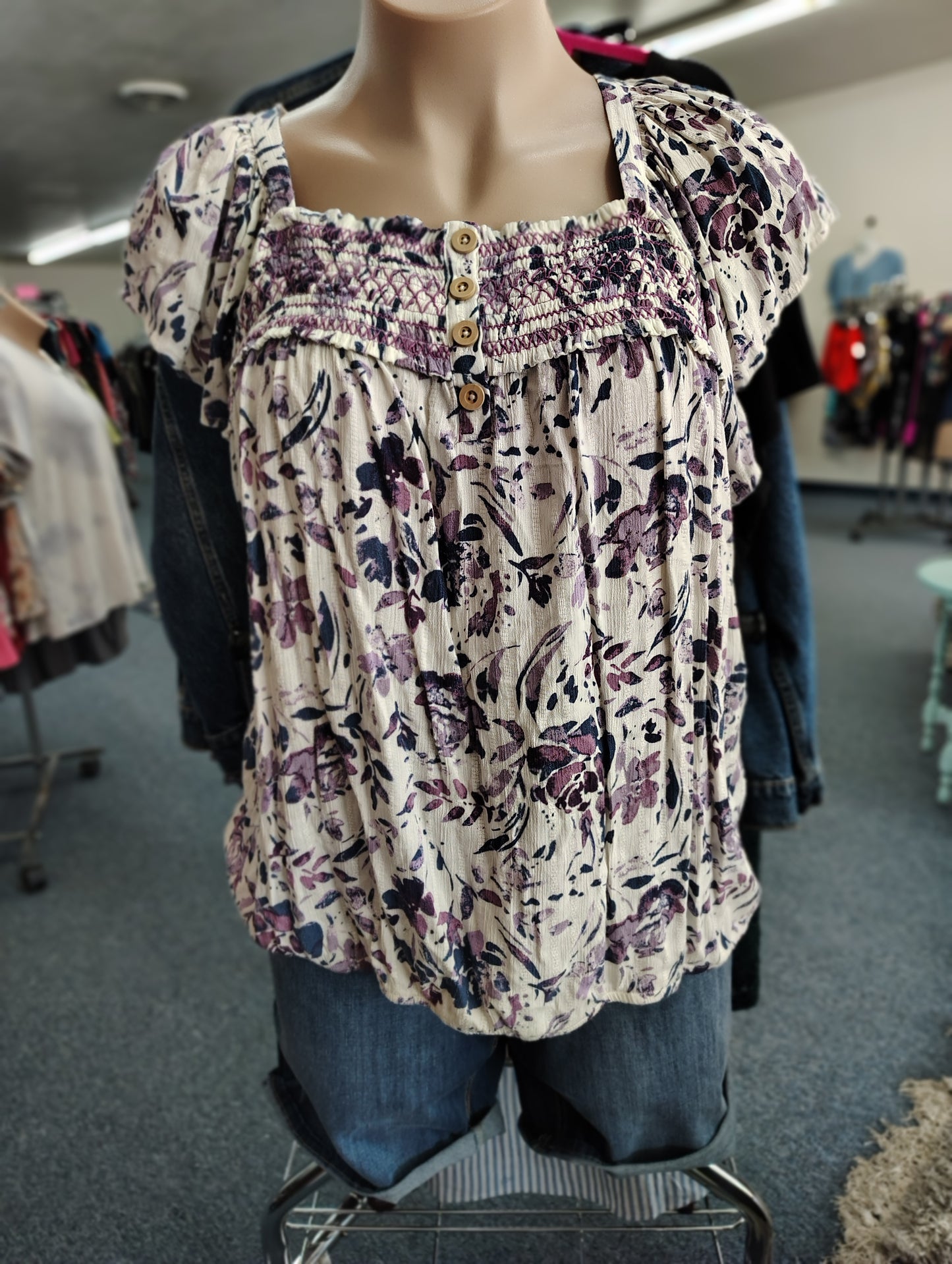 Maurices white purple floral flutter sleeve top size 3x
