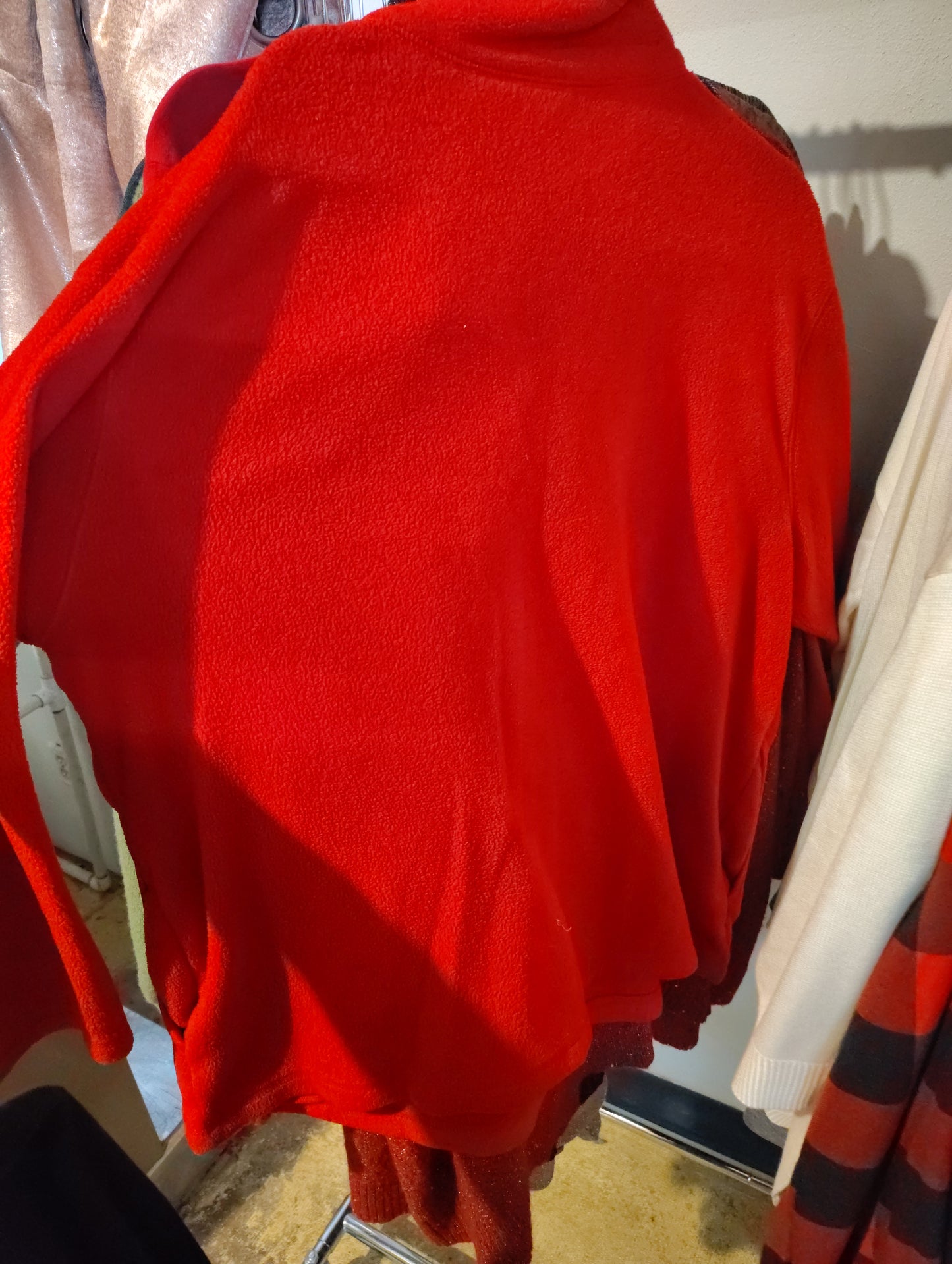 Disney red fleece sweatshirt Mickey Mouse snow winter 2x