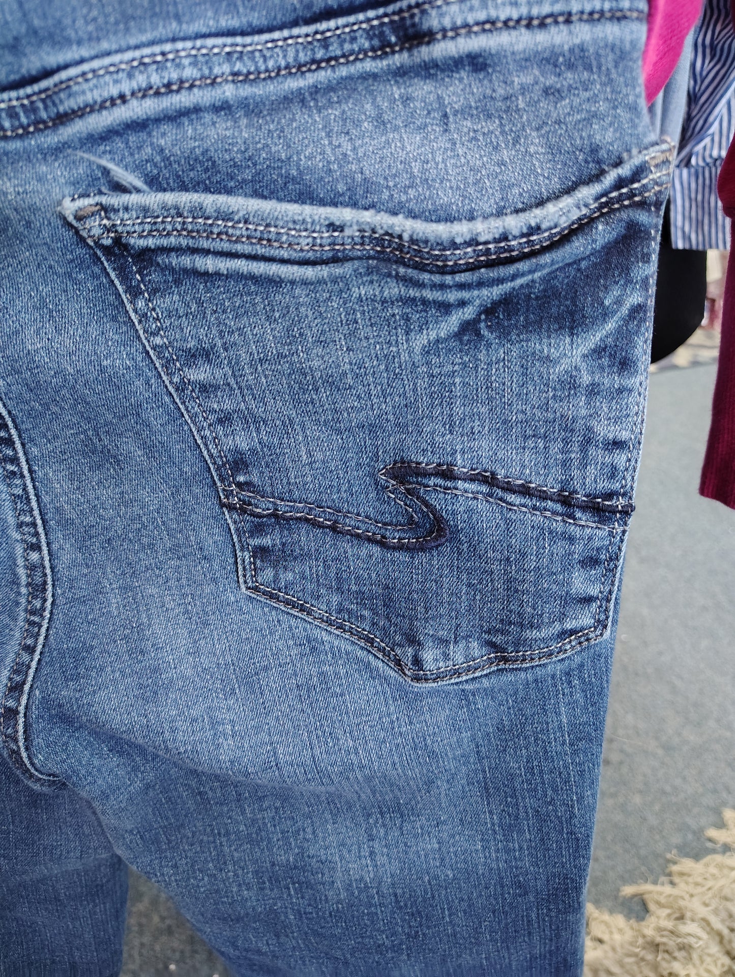 Silver jeans Elyse slim boot size 18 33 inseam