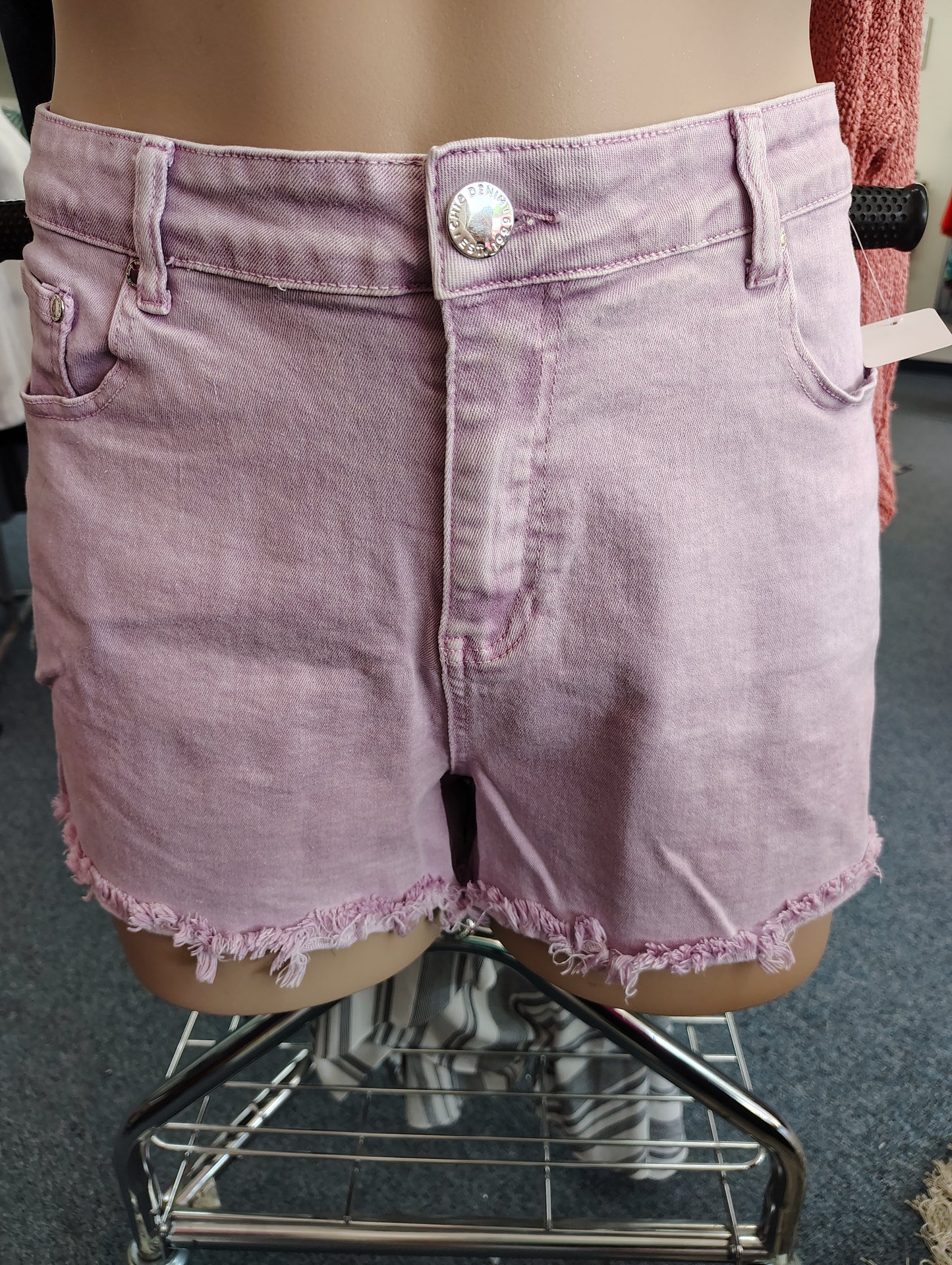 The Edit mid rise shorts in lilac purple size 20